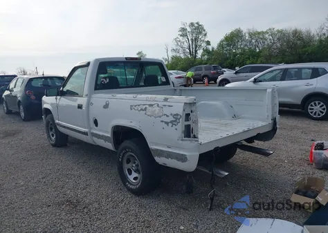 1995 Chevrolet Silverado z USA, uszkodzony, nr VIN 1GCED142452136335